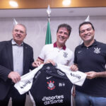 Corinthians anuncia oficialmente a contratação de Fernando Diniz