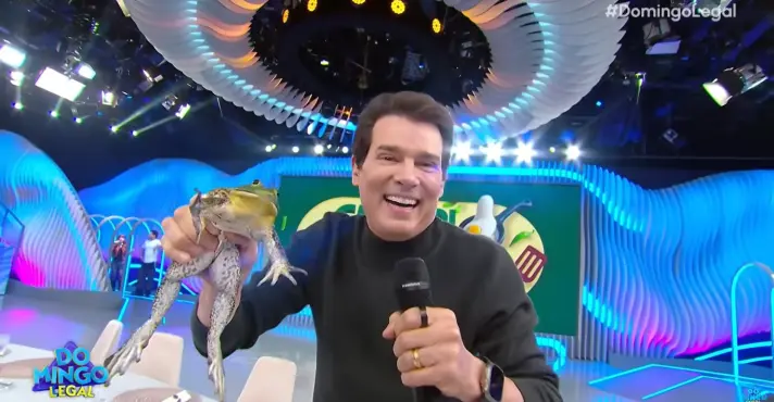 Ministério Público investiga Celso Portiolli e SBT por supostos maus-tratos a rã