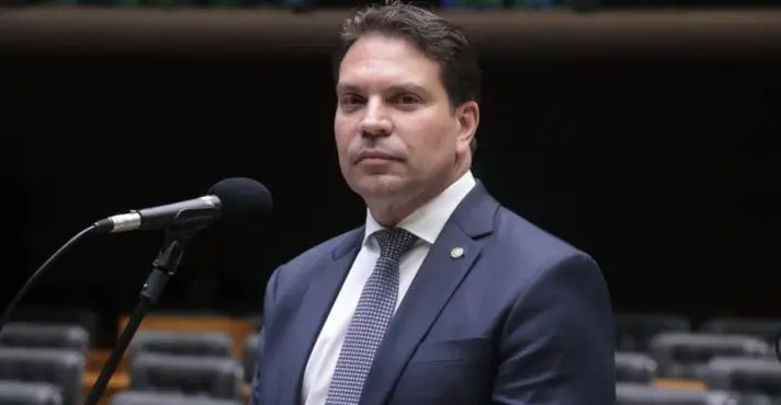 Ramagem aparece sob custódia do ICE