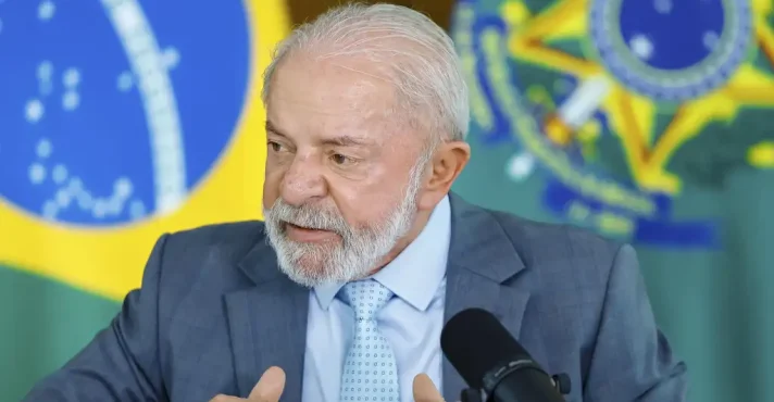 Lula endossa retaliação da PF e elogia retirada de credenciais de policial dos EUA