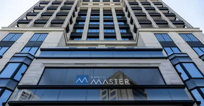 Movimentação de R$ 1 bi da família Vorcaro visava esconder patrimônio, indica relatório