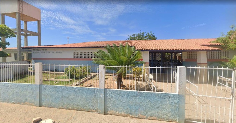 Professor é afastado após ficar nu durante aula em escola pública no interior da Bahia