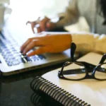 ONU Mulheres revela avanço da violência online contra jornalistas