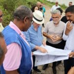 Prefeitura leva mutirão de limpeza à Muchila e anuncia pavimentação de ruas