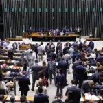 Câmara aprova em 1º turno o fim da escala 6×1