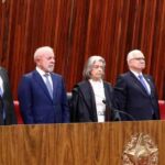 No TSE, Alcolumbre, Fachin e Motta evitam aplaudir Messias