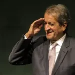 Valdemar volta dos EUA às pressas para conter racha no PL