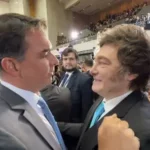 Flávio defende laços entre Brasil e Argentina e elogia Milei