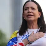 Venezuela fecha espaço aéreo e barra volta de María Corina Machado