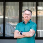 Jair Bolsonaro não poderá votar, mas presos provisórios poderão