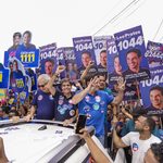 Caminhada com ACM Neto leva multidão às ruas do Bairro da Paz