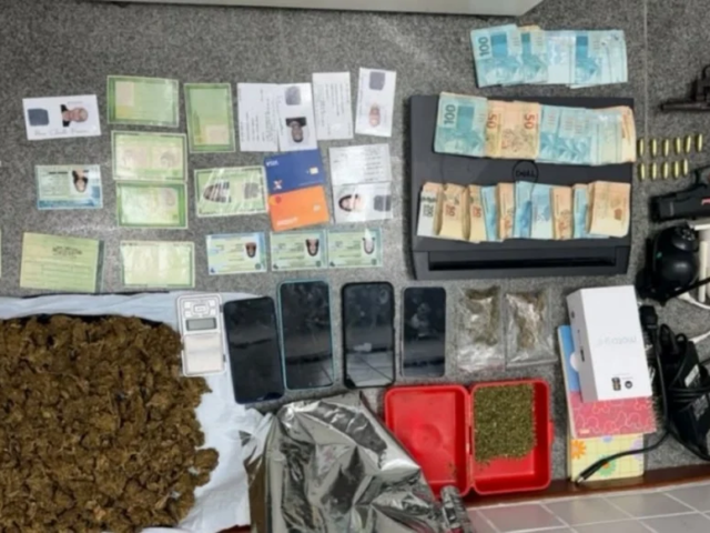 Operação Força Total apreende armas, drogas e veículos roubados em Feira de Santana