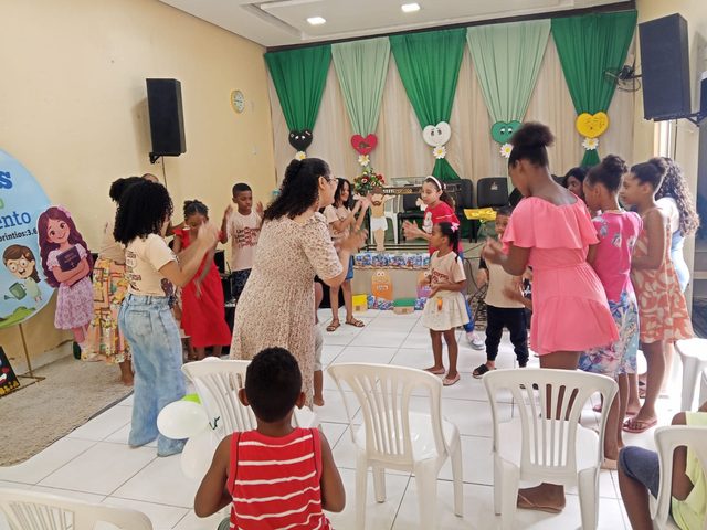 “Dia de Fazer o Bem” mobilizou dezenas de voluntários e levou solidariedade aos moradores do Parque das Mangueiras, em Feira de Santana